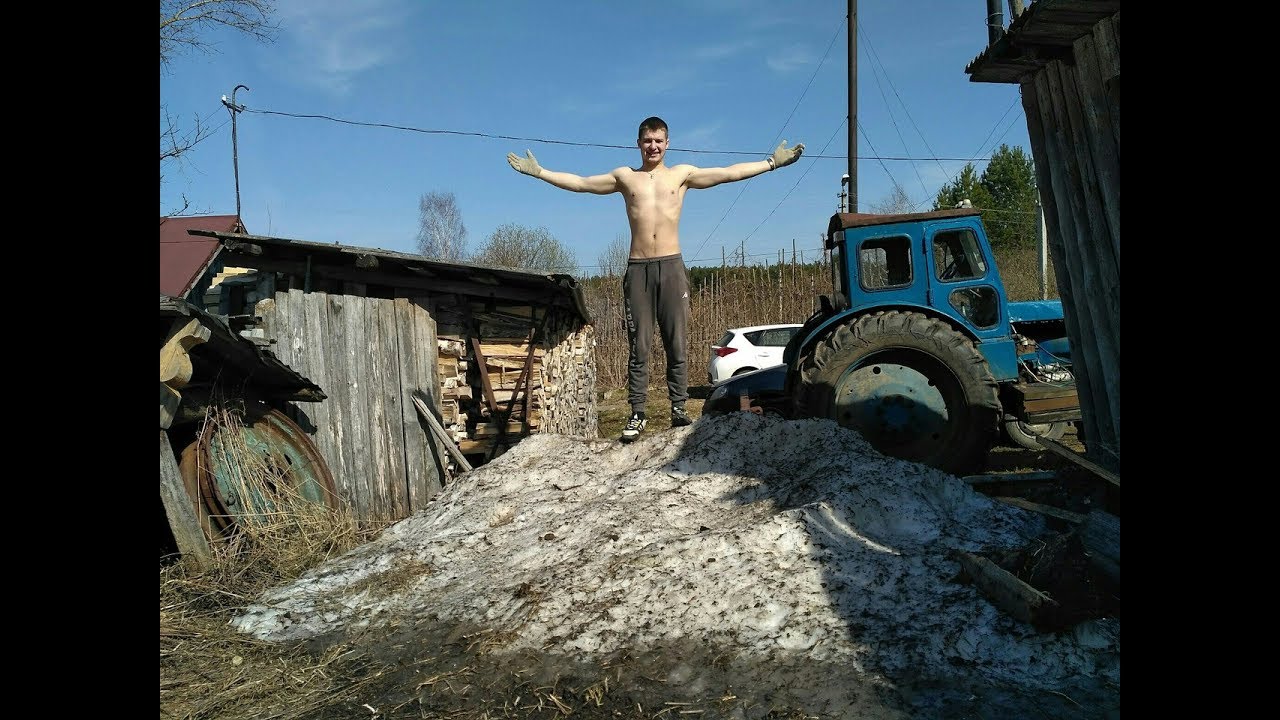 Сельское дело. В деревне пашет. Деревенские дела. Летний бизнес в деревне. Жизнь в деревне на тракторе.