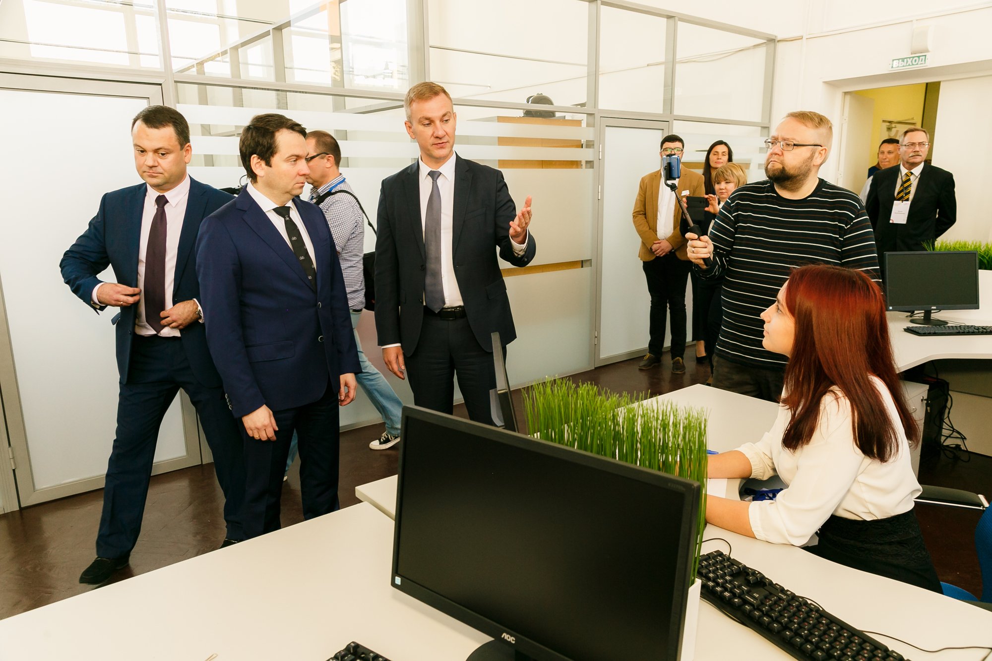 Открыть бизнес городе. Открытие бизнес центра. Центр предпринимательства. Предпринимательство мой бизнес. Центр предпринимателя мой бизнес.